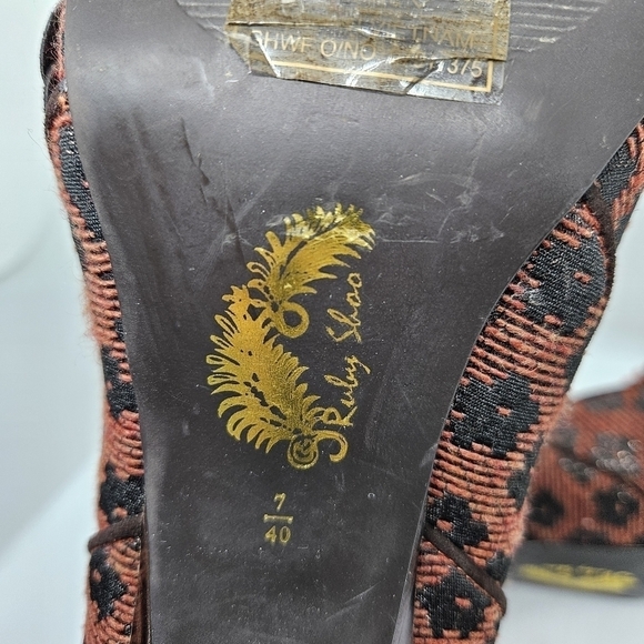 Ruby Shoo retro orange pumps with flower pattern and detail UK 7 EU 40 US 9 - Picture 10 of 11